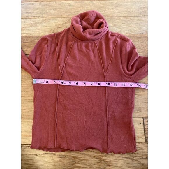 GB women's red cropped turtleneck long sleeve stretchy ribbed shirt size XS - Picture 4 of 7